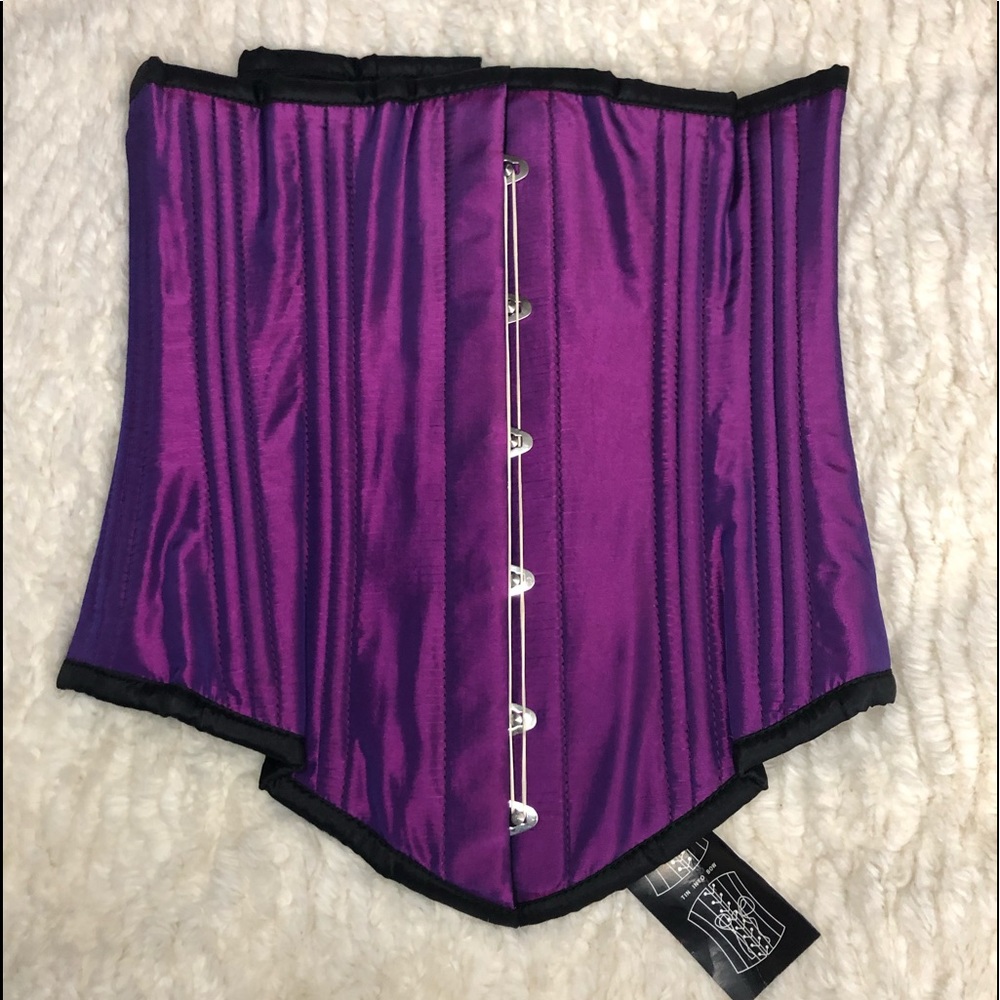 Under bust corset